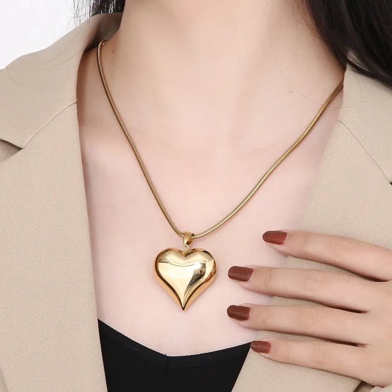 Hollow Heart Pendant Necklace – Gold & Silver