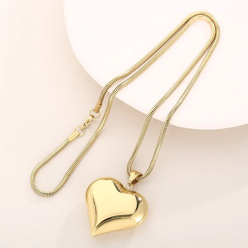 Hollow Heart Pendant Necklace – Gold & Silver
