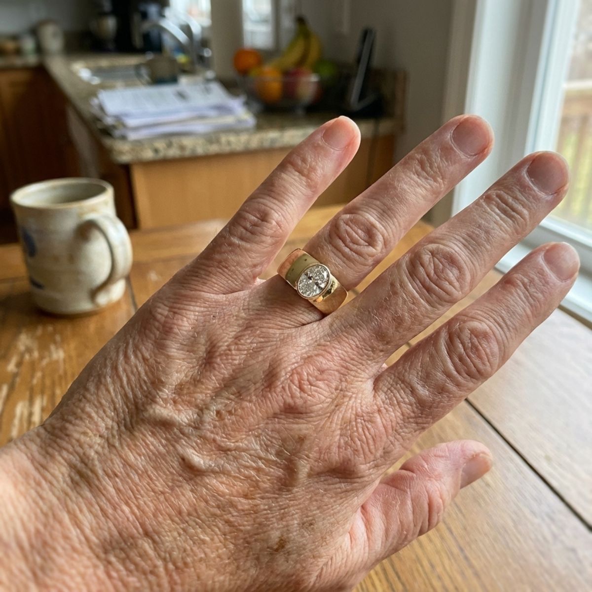 Vintage Inlaid Round Glass Gold Ring